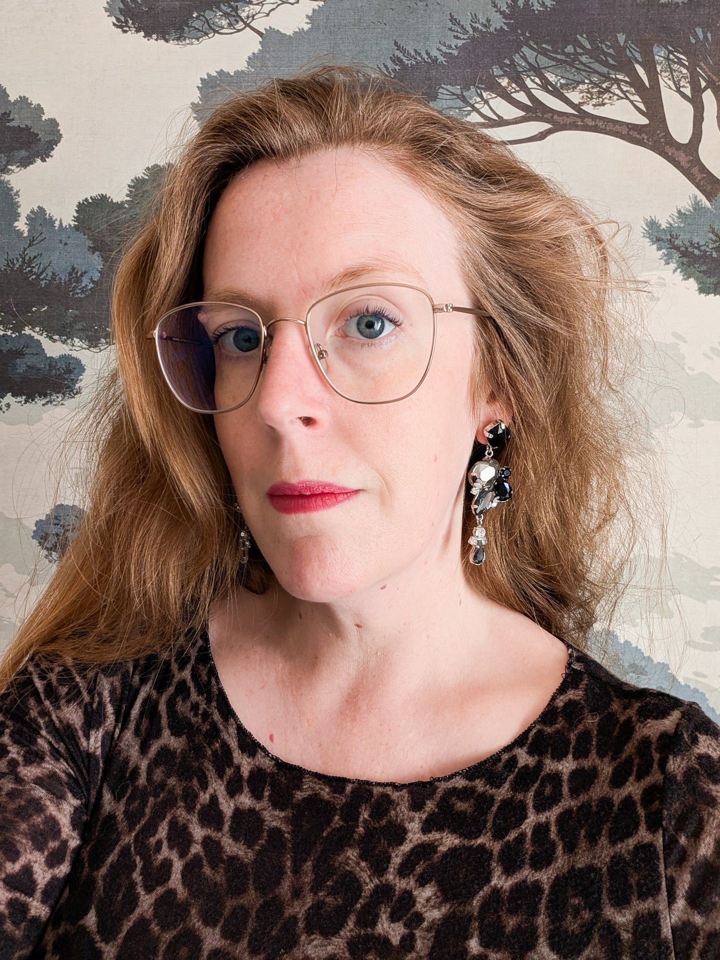 Longues boucles oreilles percées