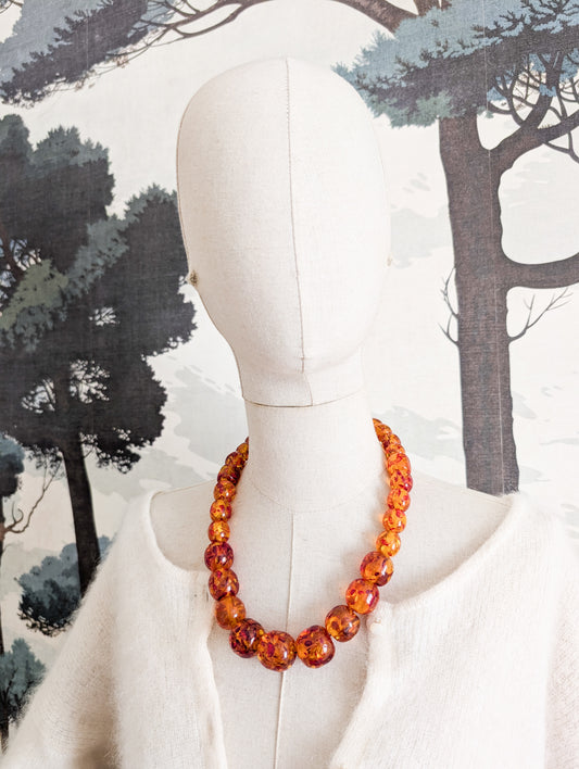 Collier en Lucite façon Ambre 50's