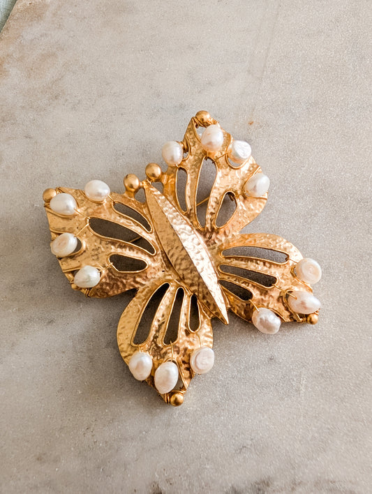 Grande broche papillon perles d'eau douce