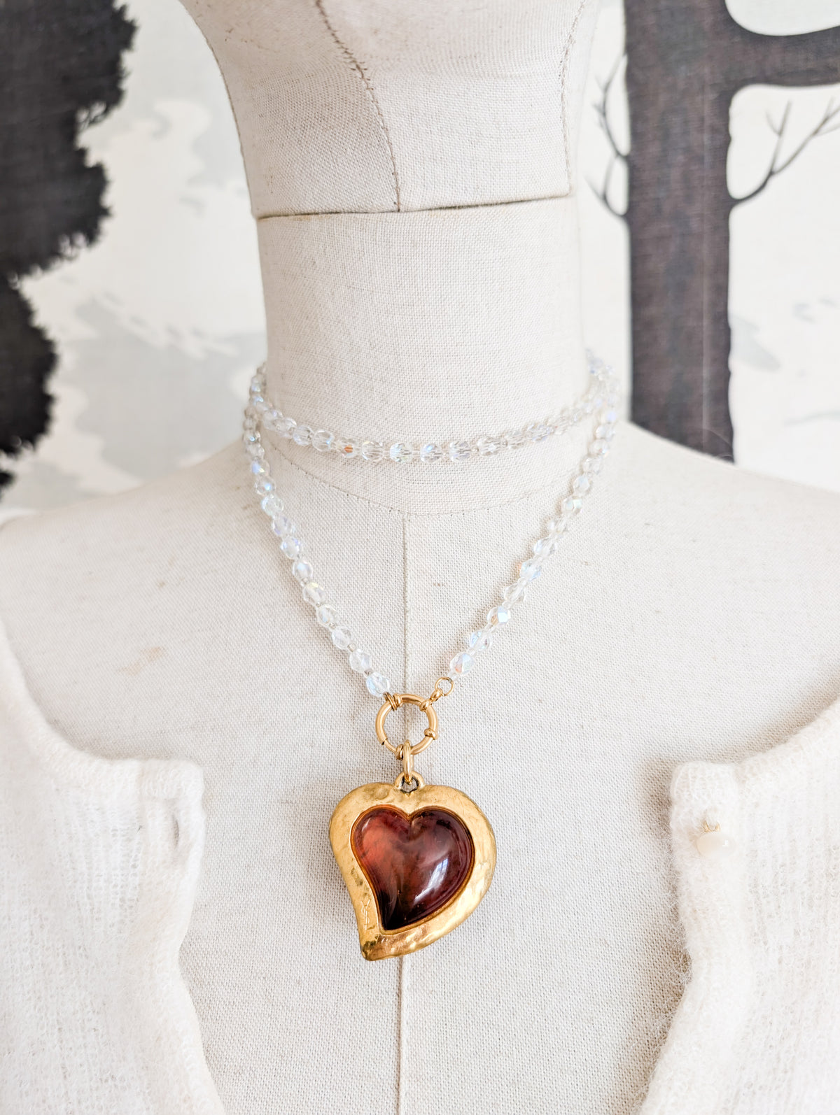 Très joli collier en cristal
