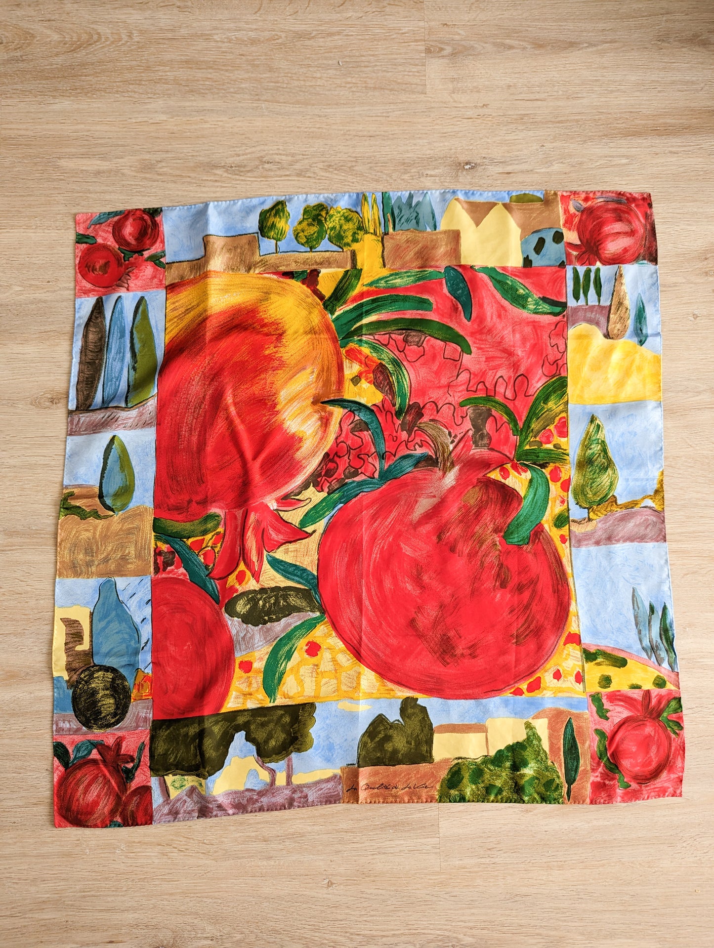 Foulard tableau grenades