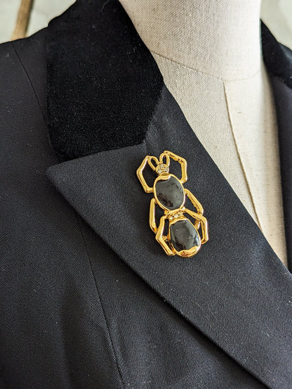 Broche scarabée