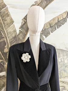 Broche fleur 50's