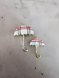 Deux broches parapluies