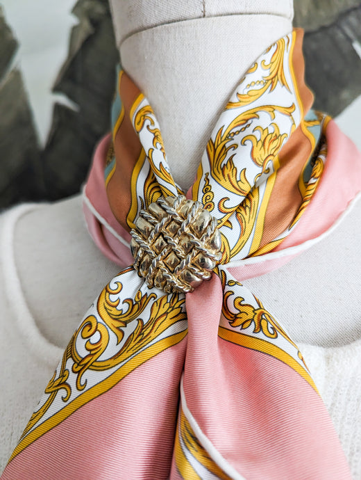Pince à foulard et Chapelet 33 perles vert-bleu Pince à foulard et Chapelet 33 perles vert-bleu