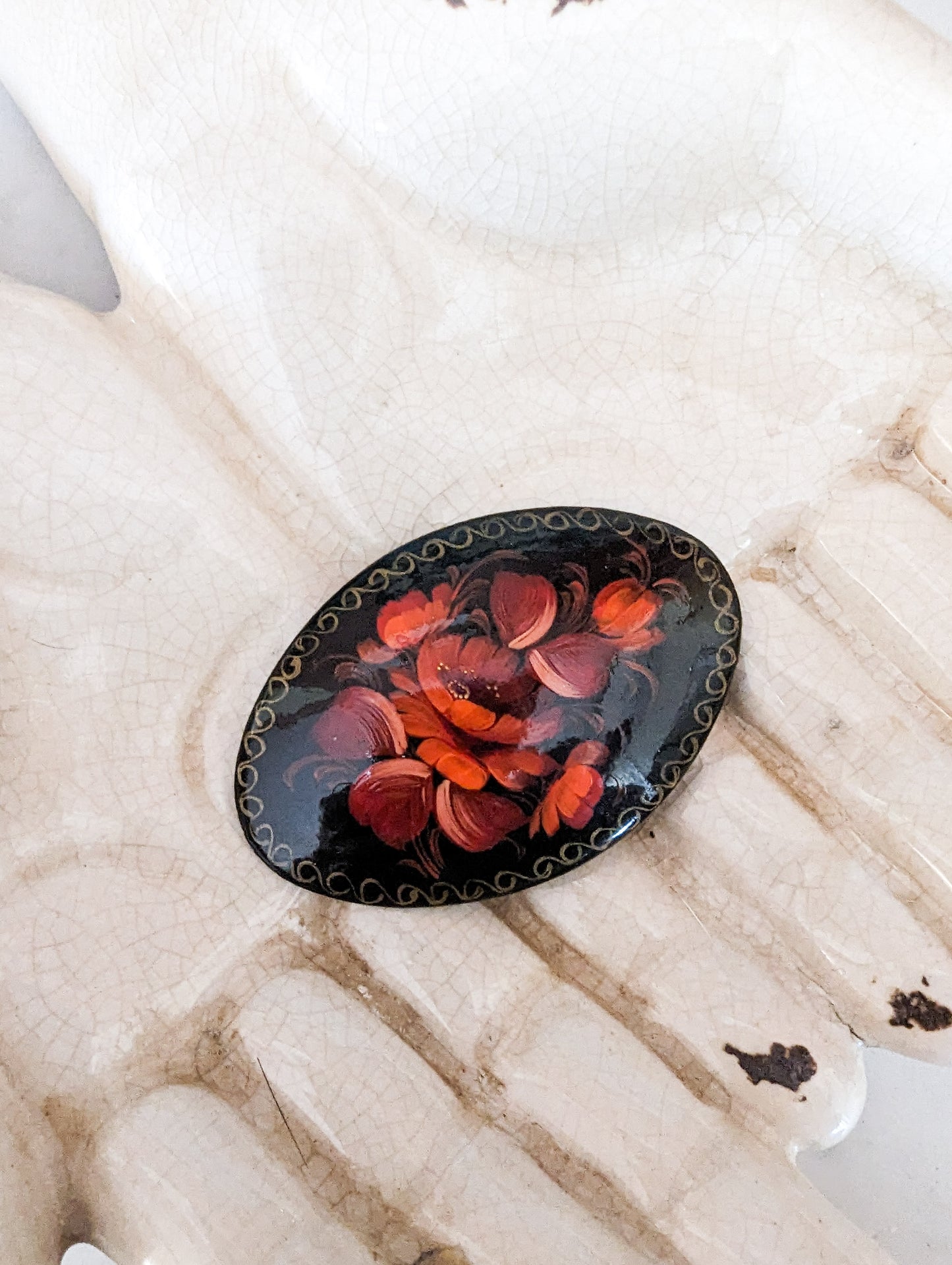 Broche peinte à la main