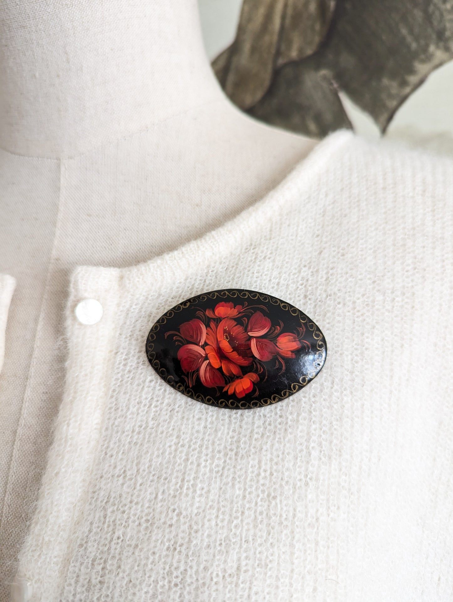 Broche peinte à la main