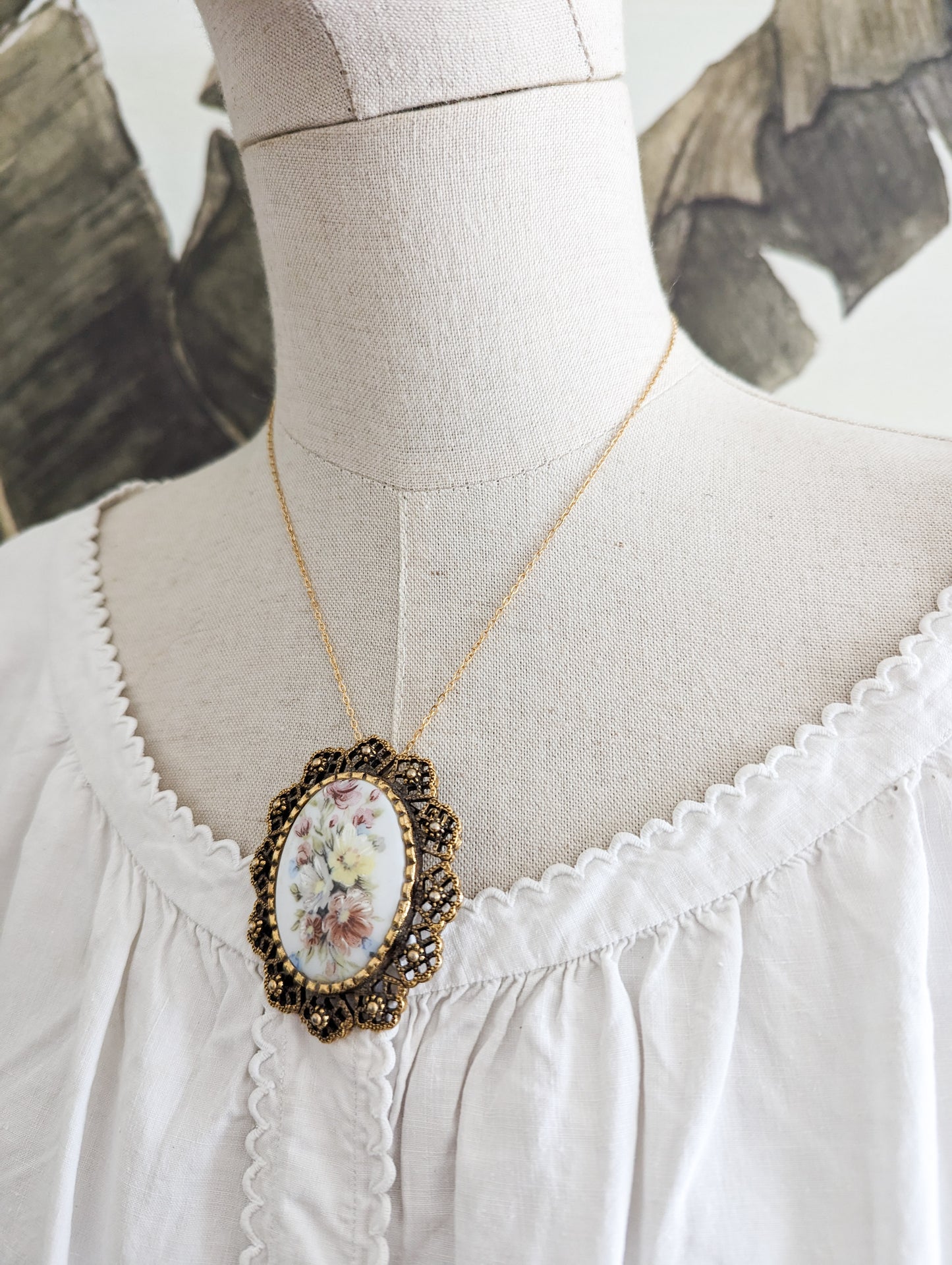 Pendentif/broche porcelaine