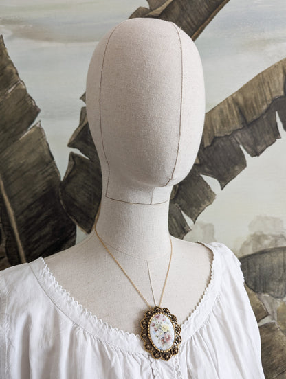 Pendentif/broche porcelaine