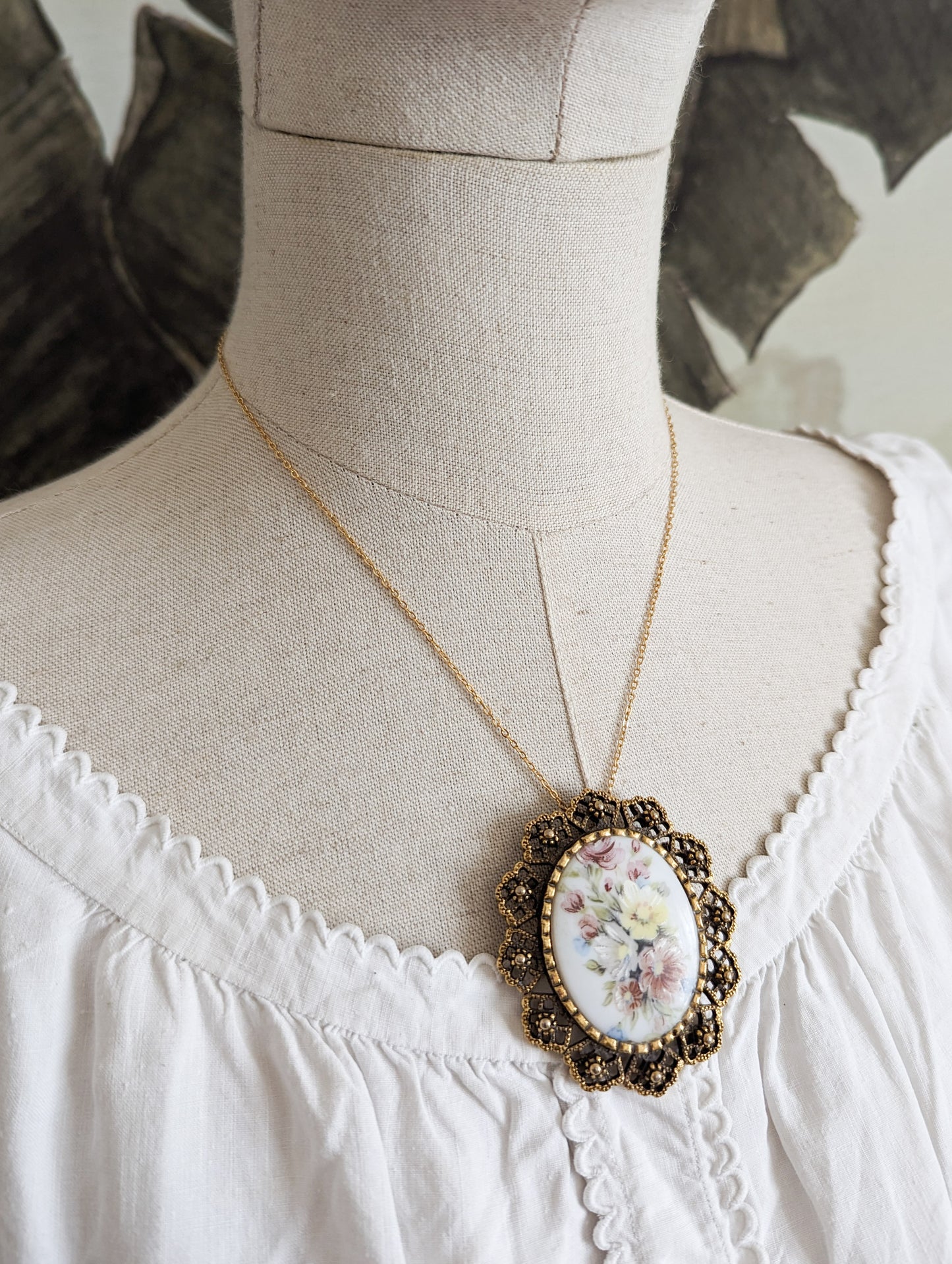 Pendentif/broche porcelaine