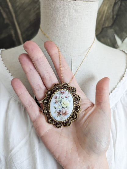 Pendentif/broche porcelaine