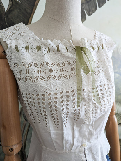 Top brodé 1900's taille 34