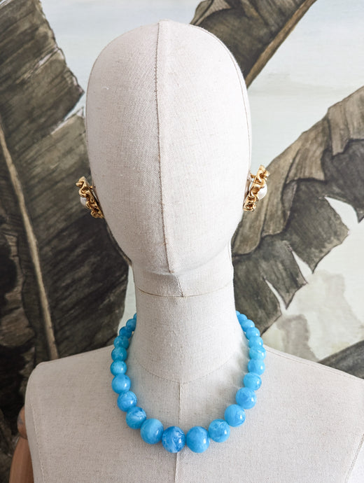 Collier bleu azur