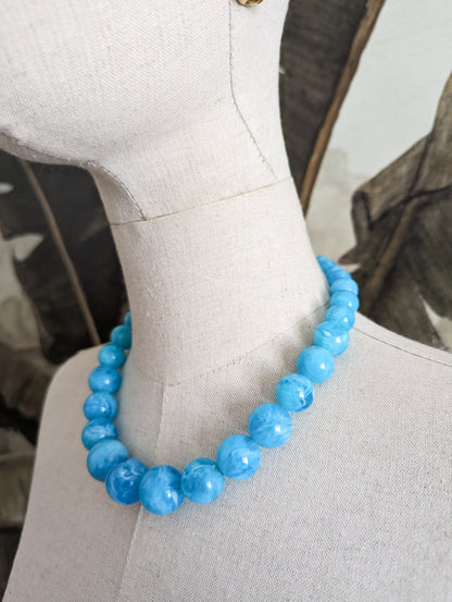 Collier bleu azur