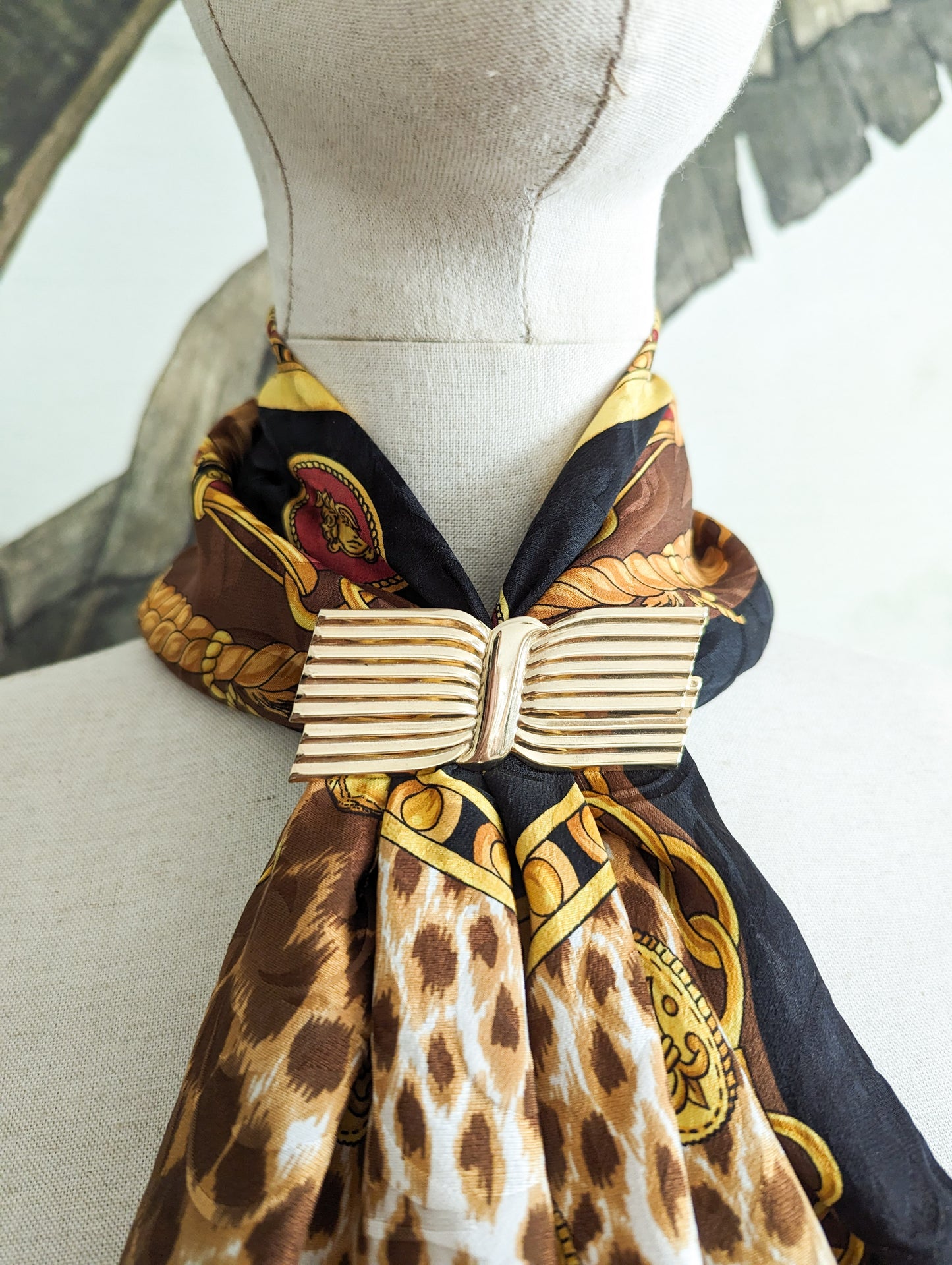 Pince à foulard noeud