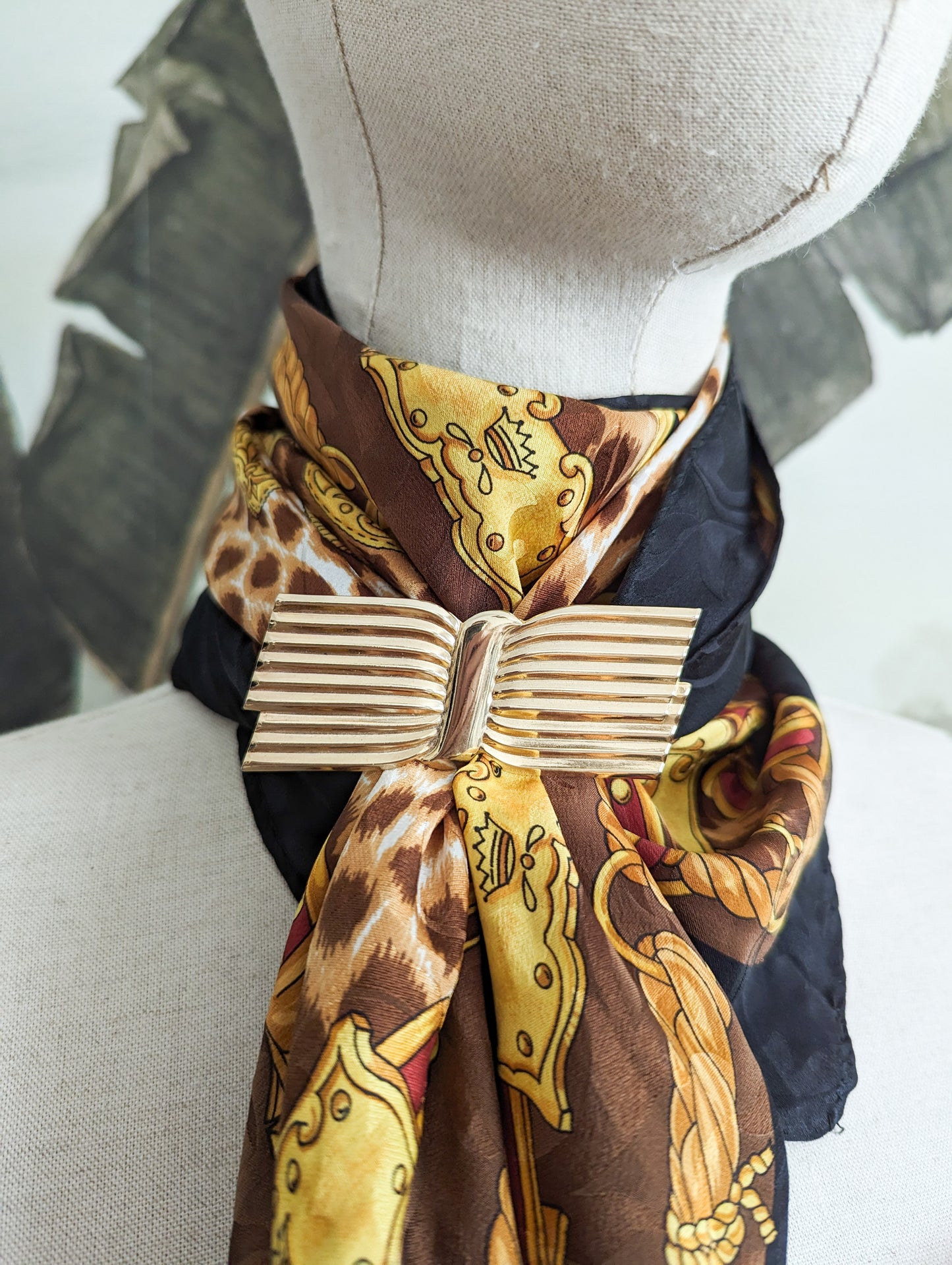 Pince à foulard noeud