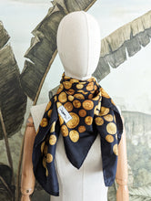 Charger l&#39;image dans la galerie, Rare foulard Yves Saint Laurent