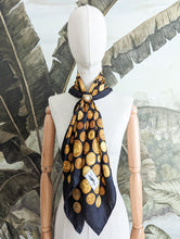 Charger l&#39;image dans la galerie, Rare foulard Yves Saint Laurent