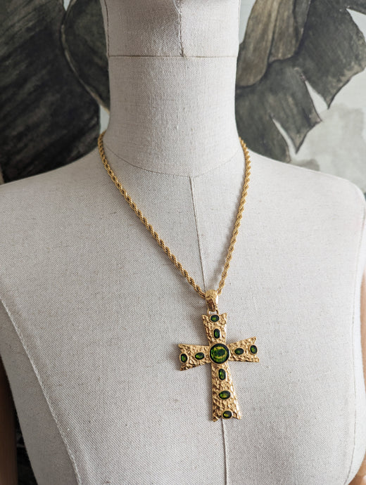 Collier croix René Gouin