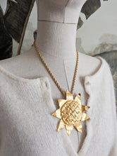 Charger l&#39;image dans la galerie, Collier/broche tournesol