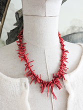 Charger l&#39;image dans la galerie, Collier en corail