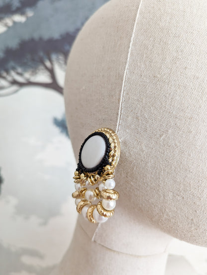 Boucles baroques blanches