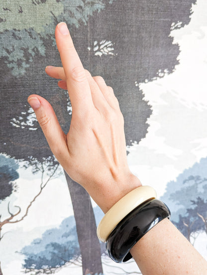 Lot bracelets crème et noir