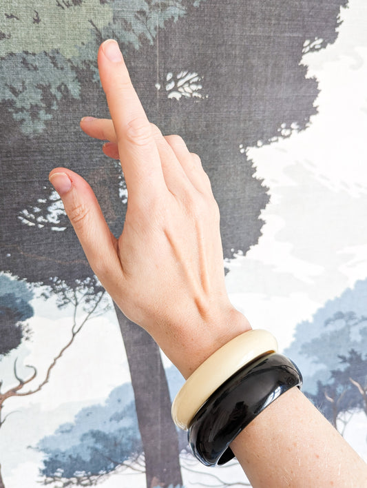 Lot bracelets crème et noir