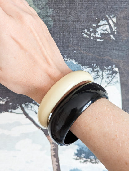 Lot bracelets crème et noir