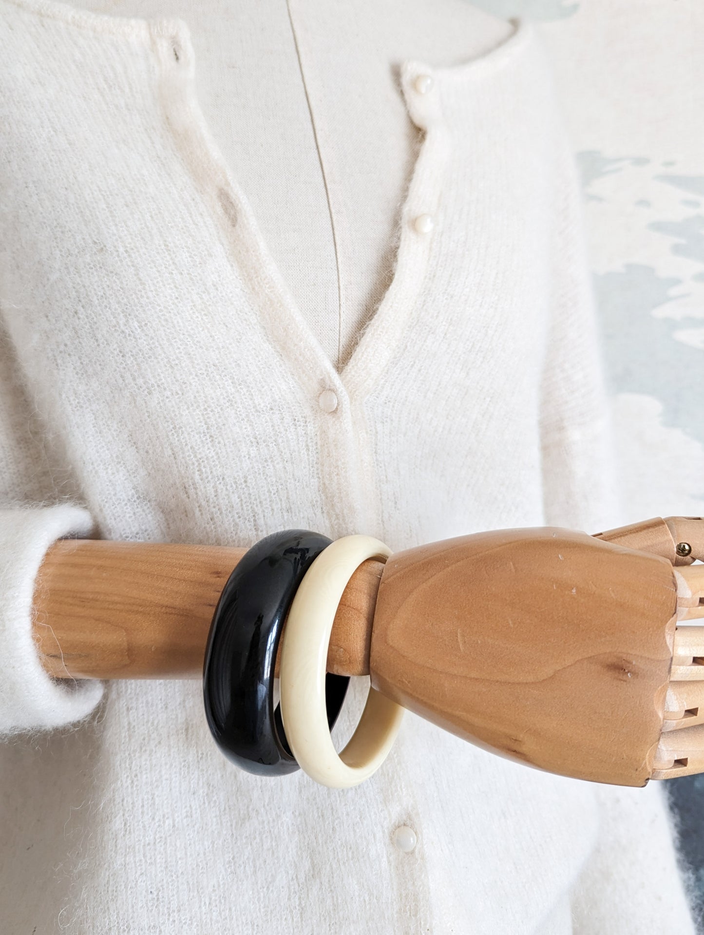 Lot bracelets crème et noir