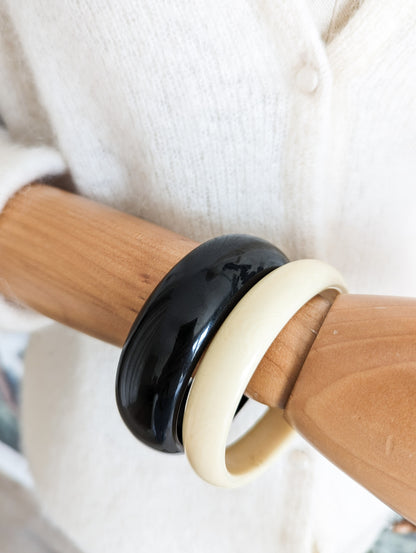 Lot bracelets crème et noir