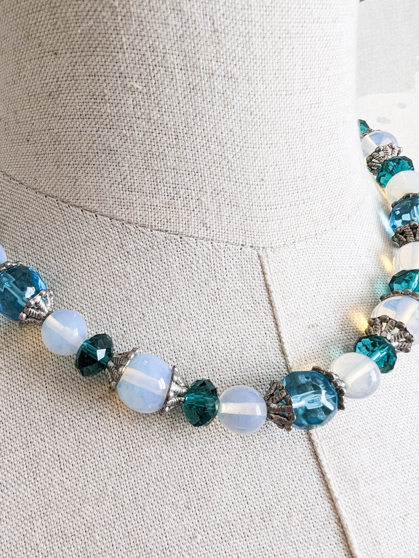 Collier verre perles de lune