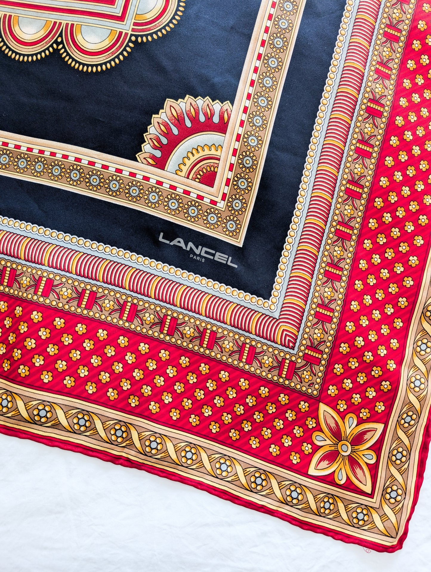 Foulard en soie Lancel