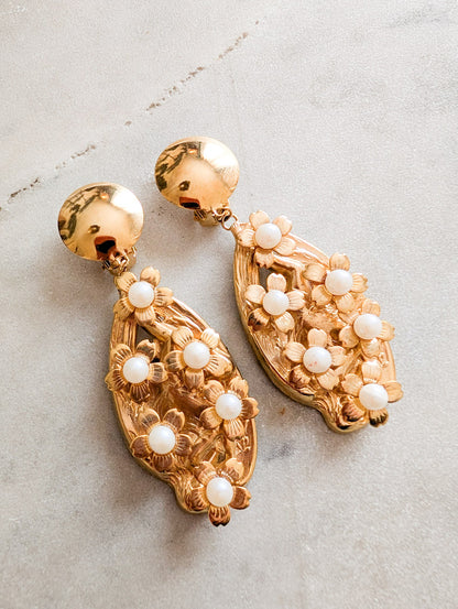 Longues boucles fleurs