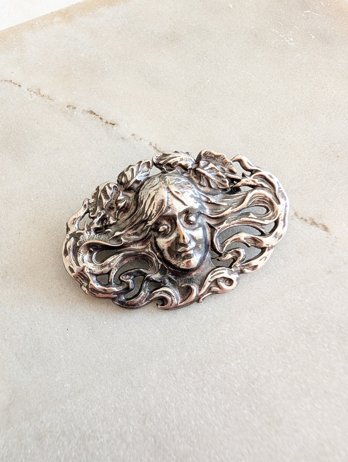 Broche style Art Nouveau