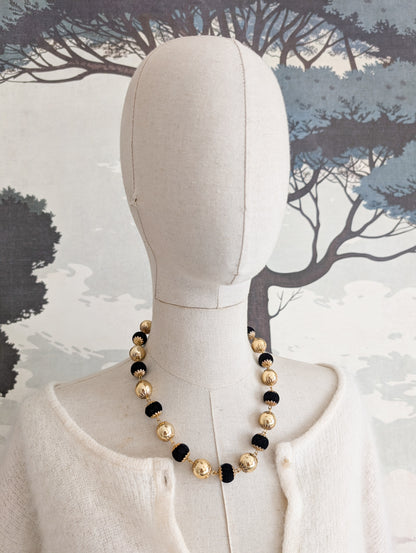 Collier de perles velours