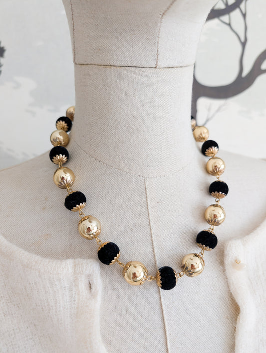 Collier de perles velours