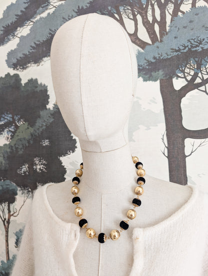 Collier de perles velours