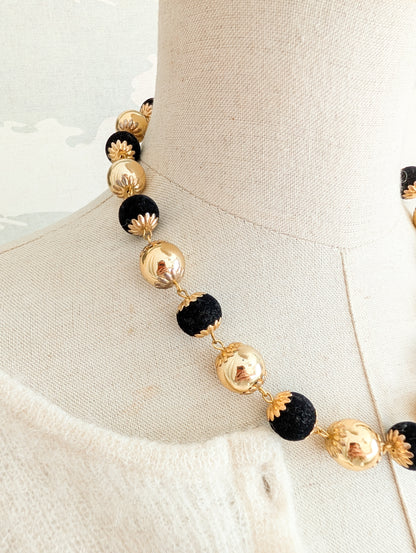 Collier de perles velours