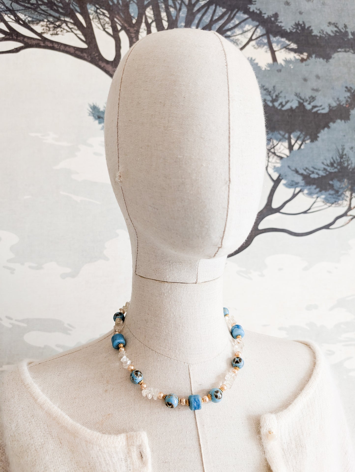 Collier cloisonné et cristaux