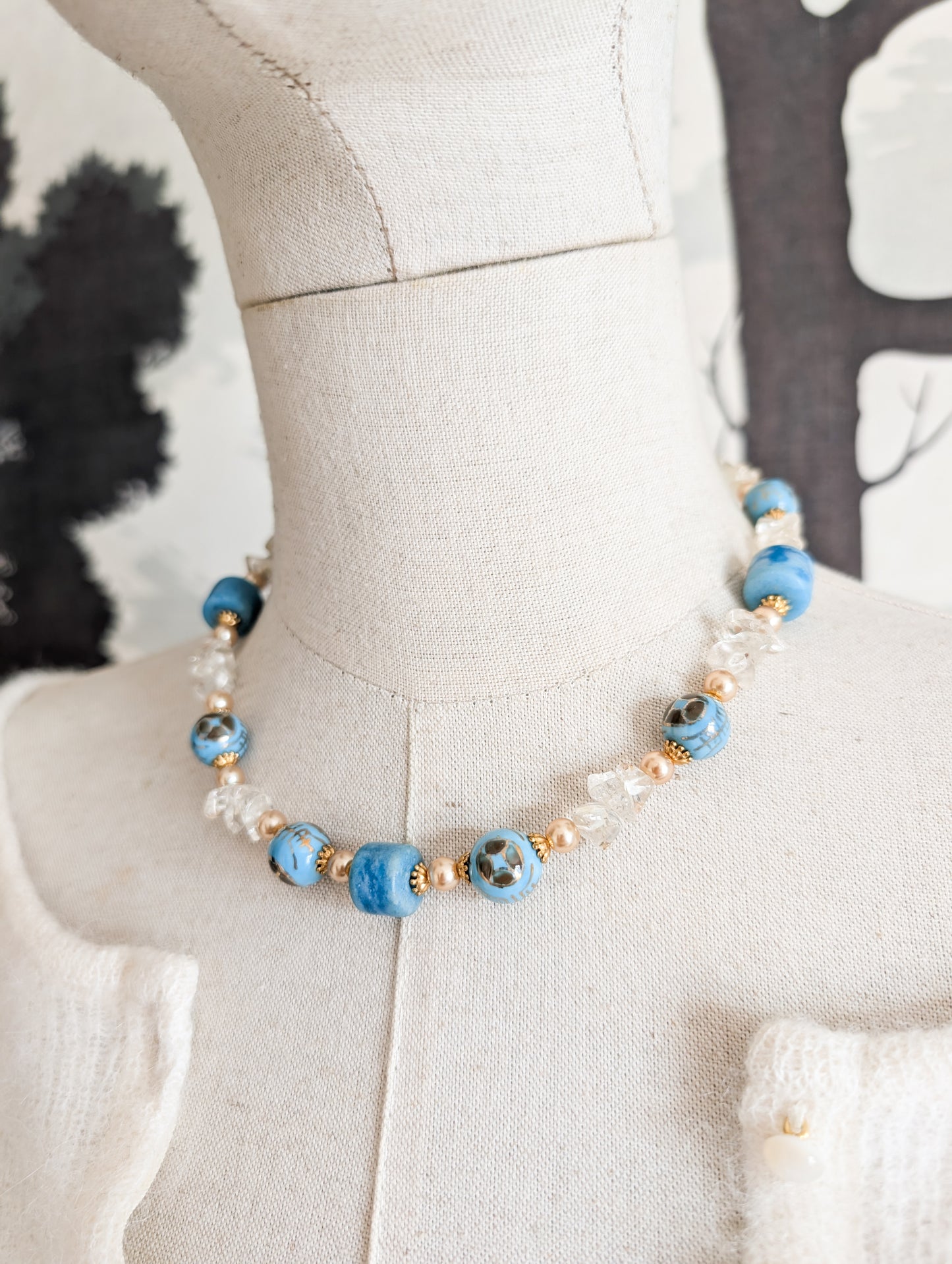 Collier cloisonné et cristaux