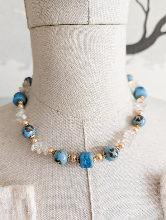 Collier cloisonné et cristaux