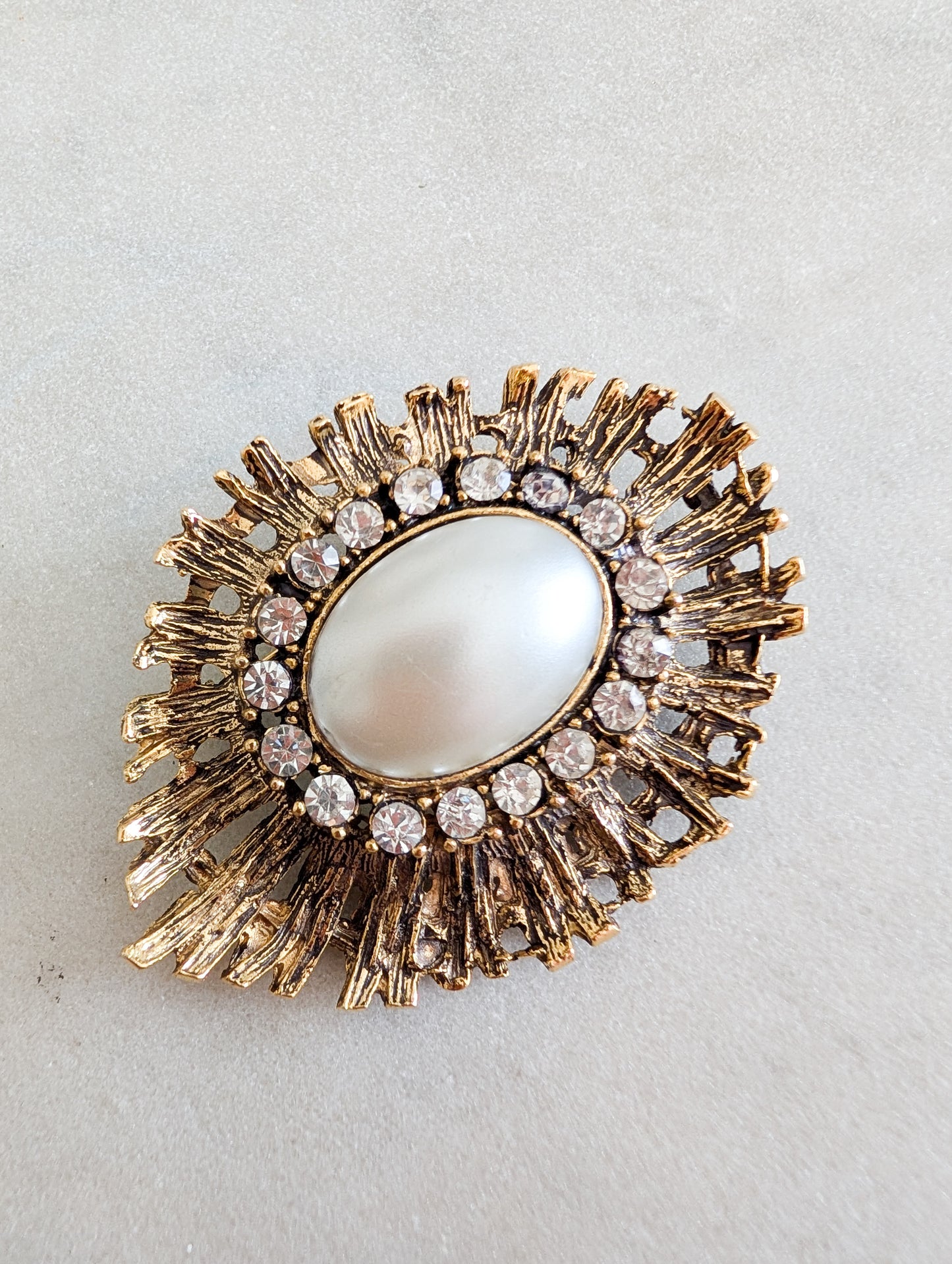 Broche baroque perle