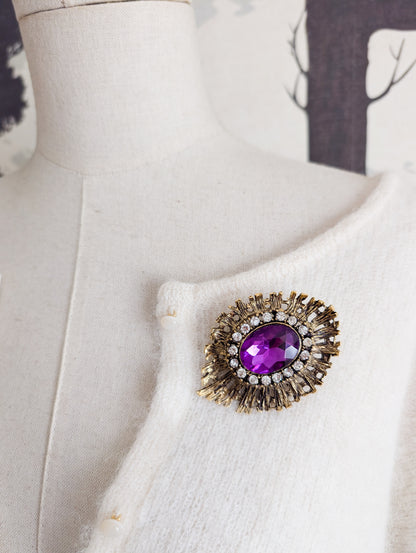 Broche baroque violette