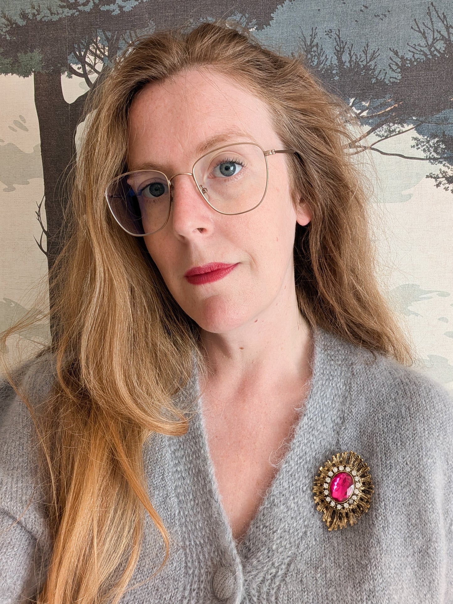 Broche baroque fushia