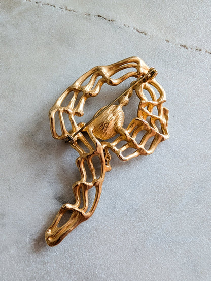 Broche sculpture