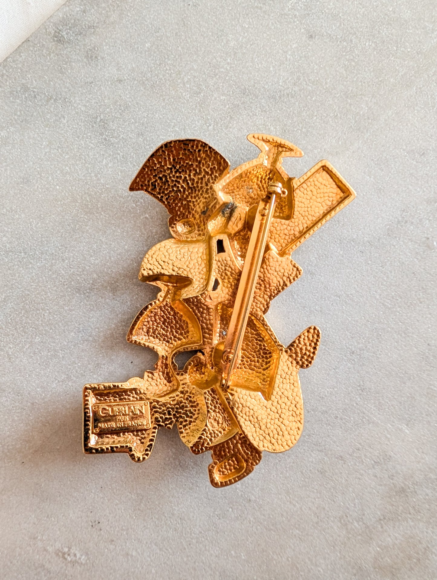 Grande broche Guerlain