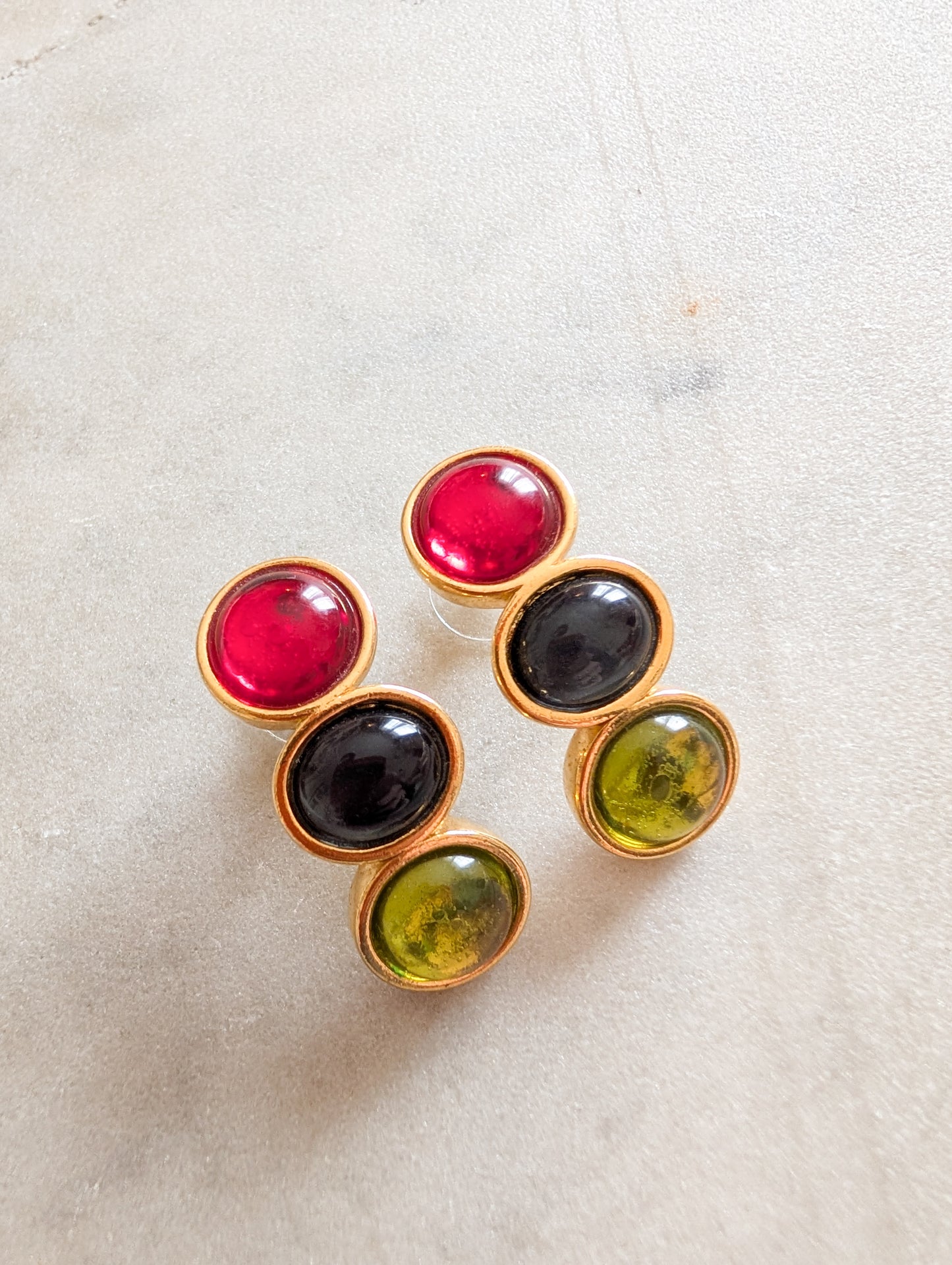 Boucles cabochons pour oreilles percées