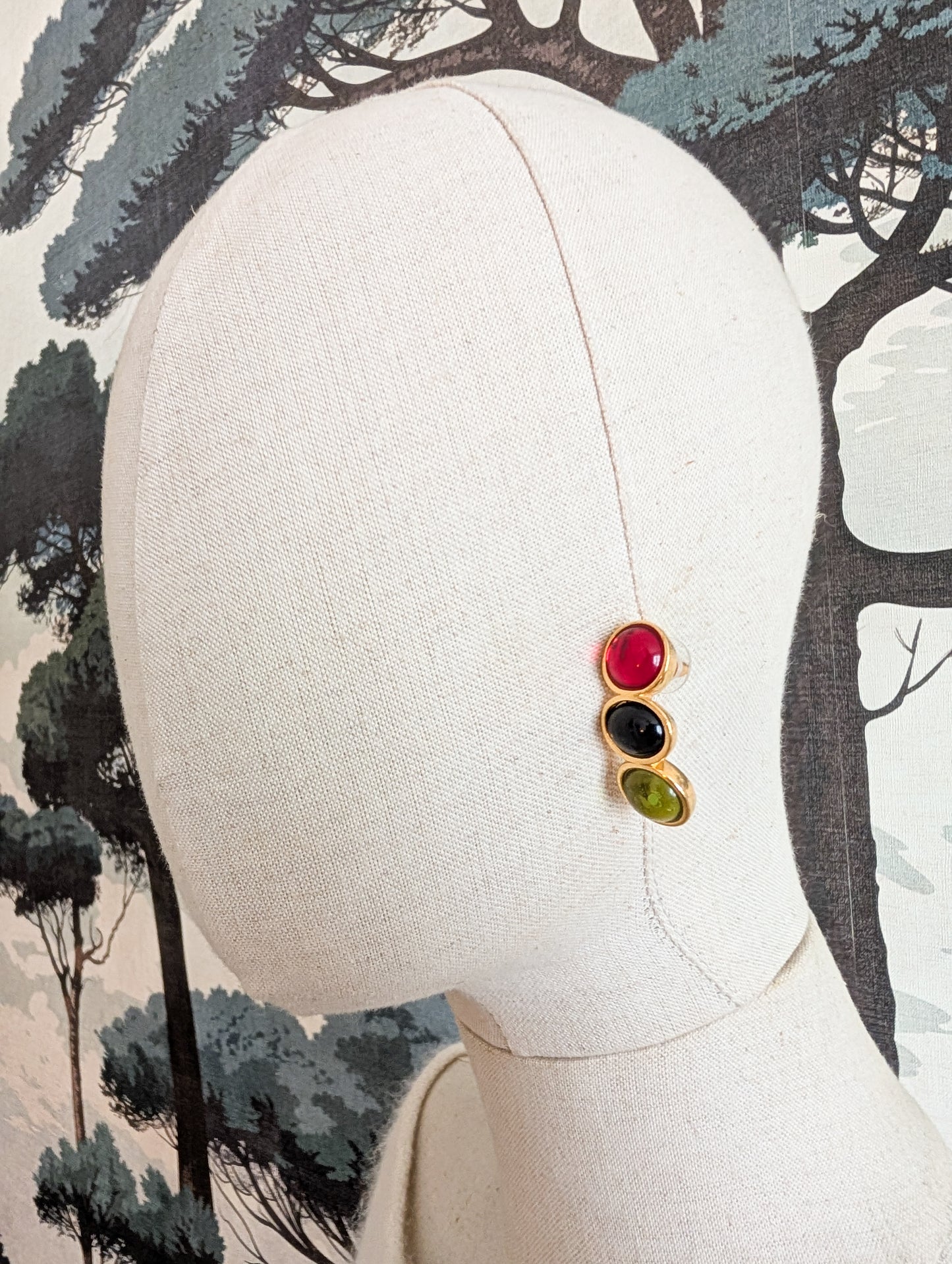 Boucles cabochons pour oreilles percées