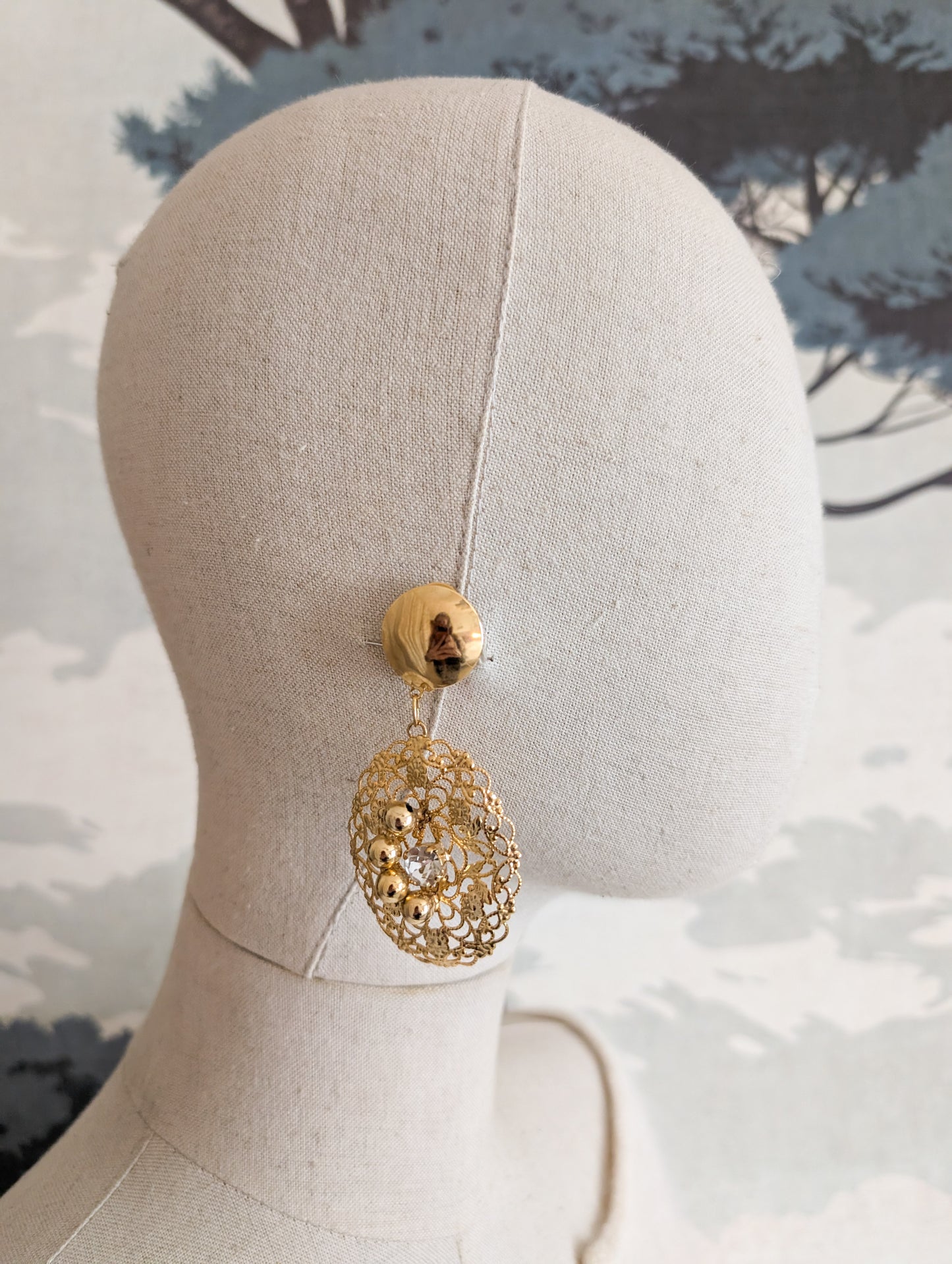 Longues boucles ajourées